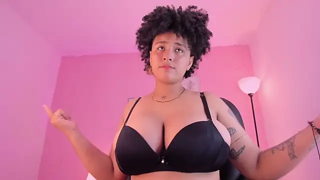 LiaaMoretzz online show from 25, 9, 2025