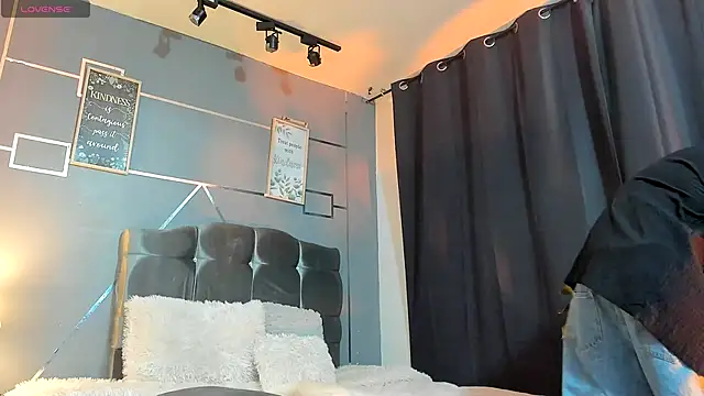 oliver mr  online show from 1, 12, 2025