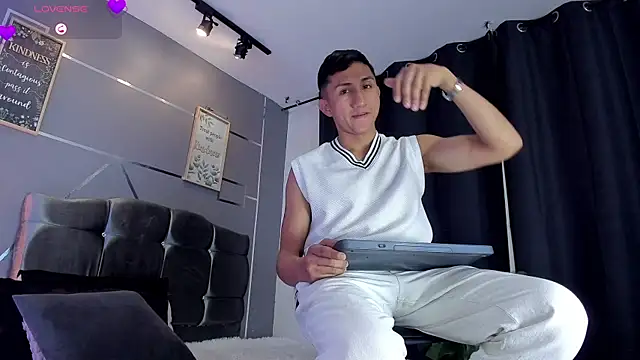 oliver mr  online show from 23, 9, 2025