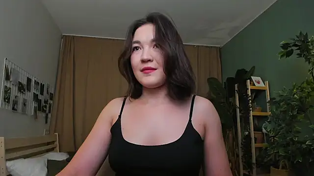 Halle Berrry online show from 4, 12, 2025