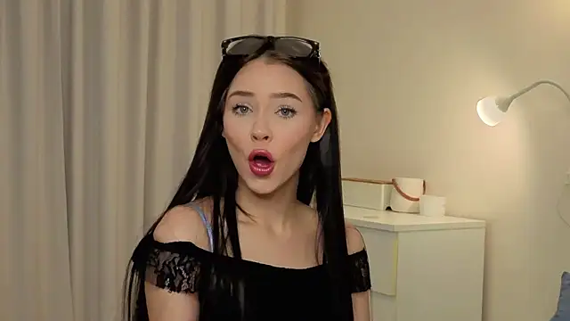 slyshypie online show from 10, 10, 2025