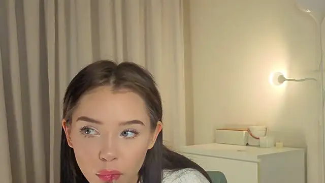 slyshypie online show from 5, 11, 2025