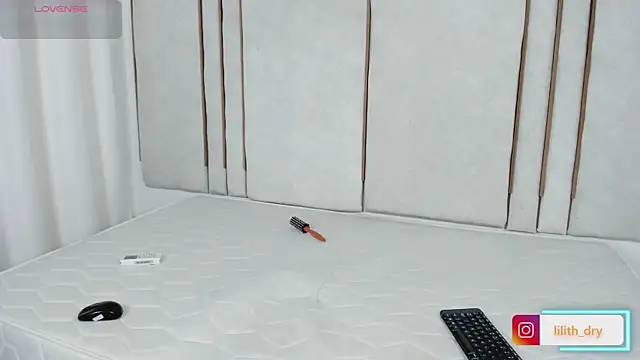 Lilith dry online show from 2, 10, 2025