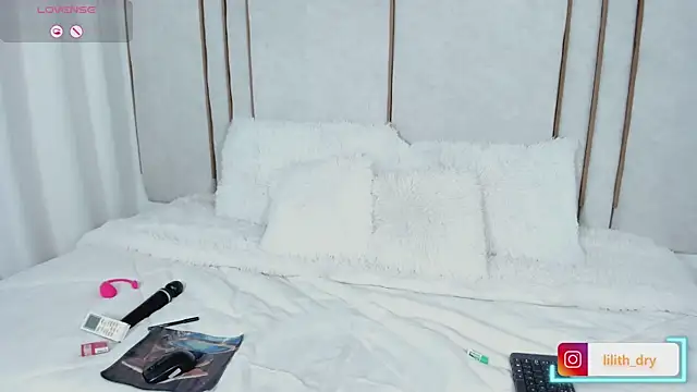 Lilith dry online show from 1, 10, 2025