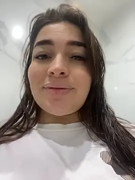 Snapshot of sarahreyess_11 chatting on 8, 4, 2026 sarahreyess 11 online show from 8, 4, 2026