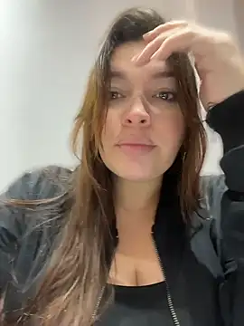 Snapshot of sarahreyess_11 chatting on 19, 5, 2026 sarahreyess 11 online show from 19, 5, 2026