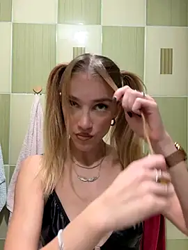 TeaseRosie online show from 18, 10, 2025