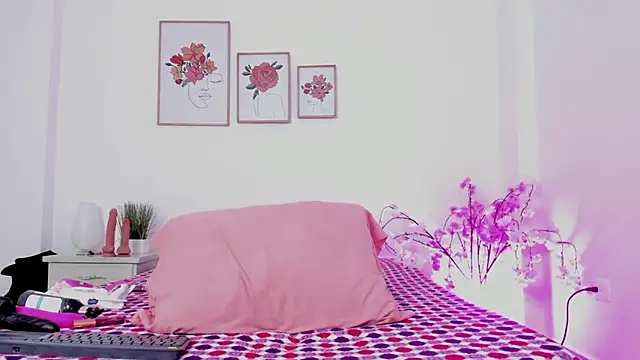 hellzel moon online show from 4, 10, 2025