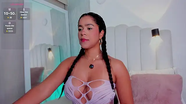 Snapshot of danna_ross25 chatting on 29, 10, 2025 danna ross25 online show from 29, 10, 2025