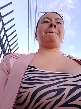 Snapshot of Hannah-colx chatting on 20, 6, 2026 Hannah-colx online show from 20, 6, 2026
