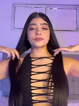 Sarahlopezz online show from 23, 6, 2026