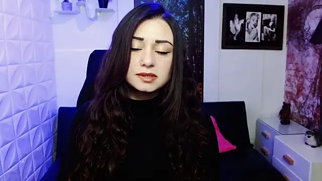 Eva Roussell online show from 15, 11, 2025