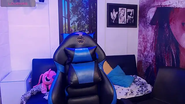 Eva Roussell online show from 19, 9, 2025