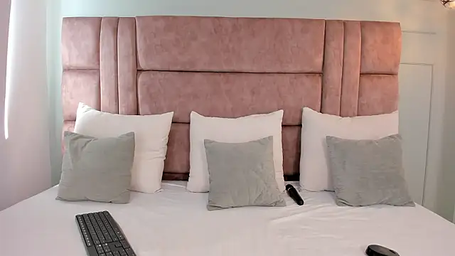 amber colliiins online show from 7, 3, 2026