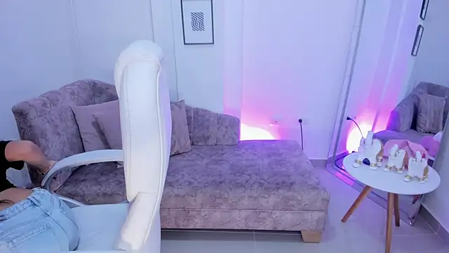 issi loren online show from 9, 9, 2025