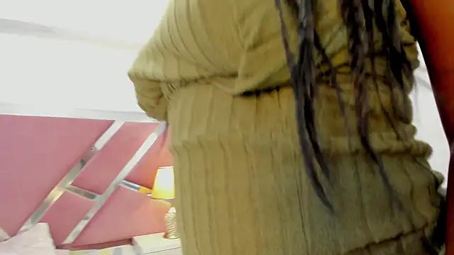 SulyClarck online show from 10, 11, 2025