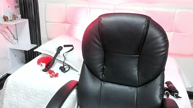 Violet sl4ve online show from 4, 10, 2025