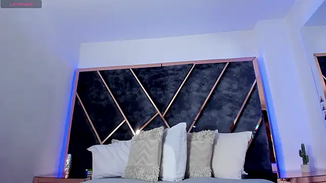 SusanaHenao online show from 15, 12, 2025