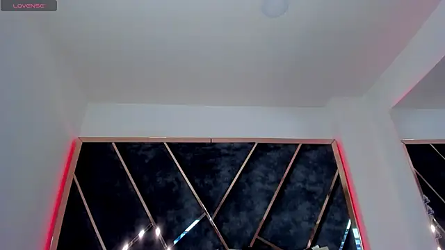 SusanaHenao online show from 8, 9, 2025