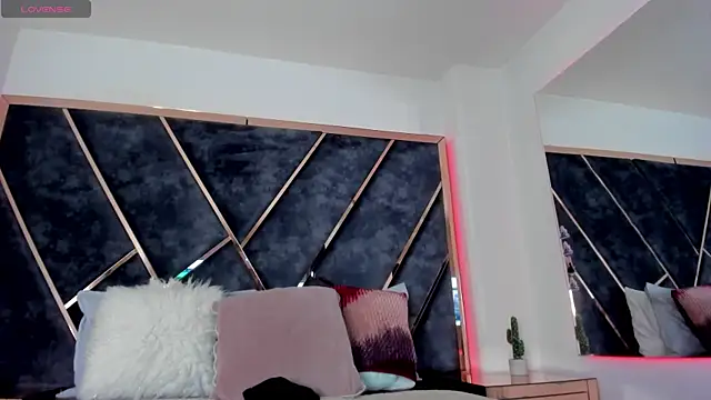 SusanaHenao online show from 4, 10, 2025