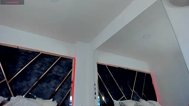 SusanaHenao online show from 28, 11, 2025