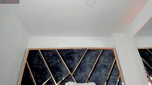 SusanaHenao online show from 1, 12, 2025