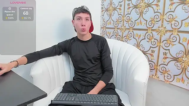 LittleDanny  online show from 18, 11, 2025