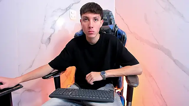 LittleDanny  online show from 28, 4, 2026