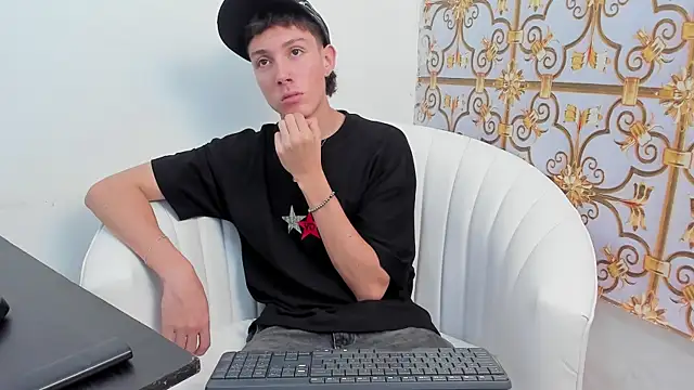 LittleDanny  online show from 26, 11, 2025