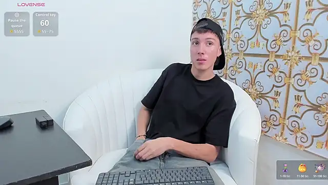 LittleDanny  online show from 24, 11, 2025