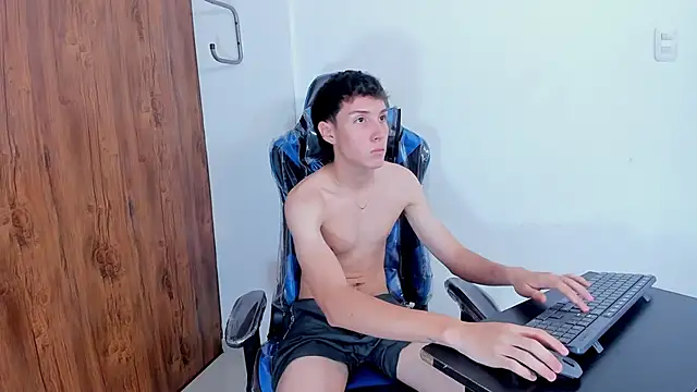 LittleDanny  online show from 9, 9, 2025