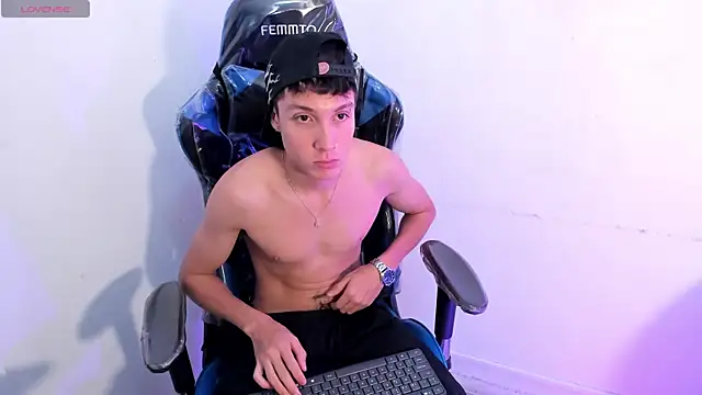 LittleDanny  online show from 11, 2, 2026