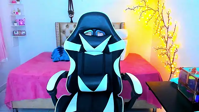 LenaStylesOA online show from 25, 11, 2025