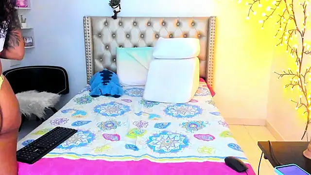 LenaStylesOA online show from 2, 12, 2025