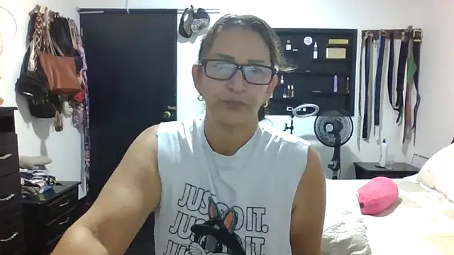 Snapshot of MiaVega chatting on 6, 2, 2026 MiaVega online show from 6, 2, 2026