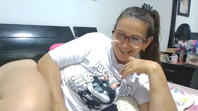 MiaVega online show from 29, 11, 2025