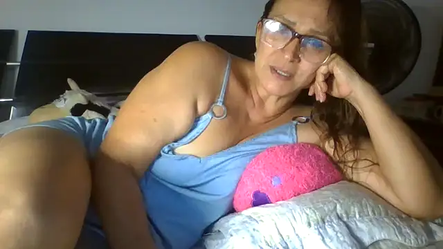 MiaVega online show from 24, 11, 2025