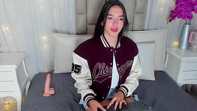 Snapshot of Aleska_romanov_ chatting on 20, 9, 2025 Aleska romanov online show from 20, 9, 2025