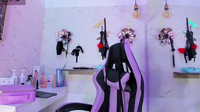 Natasha-Adams online show from 31, 3, 2026