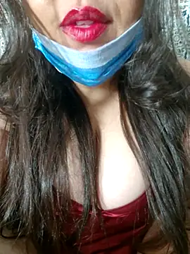 Snapshot of Hot-lino chatting on 18, 12, 2025 Hot-lino online show from 18, 12, 2025