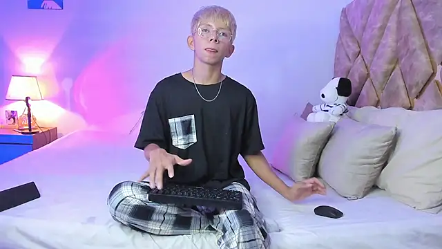 Hyunjin Son online show from 12, 1, 2026