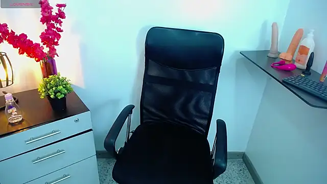 Snapshot of Miia_colliins chatting on 2, 10, 2025 Miia colliins online show from 2, 10, 2025