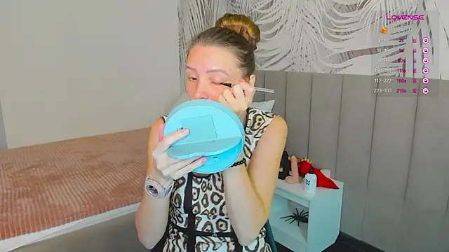 KiaraCaley online show from 14, 11, 2025