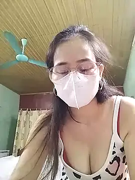 Snapshot of HELEN686 chatting on 4, 10, 2025 HELEN686 online show from 4, 10, 2025