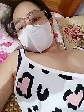 Snapshot of HELEN686 chatting on 16, 9, 2025 HELEN686 online show from 16, 9, 2025