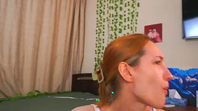 MaryroseRoeder online show from 11, 1, 2026