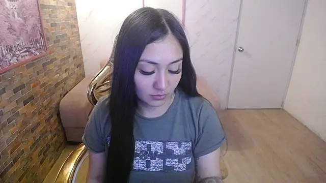 Snapshot of Ivony18_b chatting on 13, 9, 2025 Ivony18 b online show from 13, 9, 2025