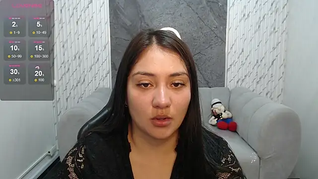 Snapshot of Ivony18_b chatting on 20, 12, 2025 Ivony18 b online show from 20, 12, 2025