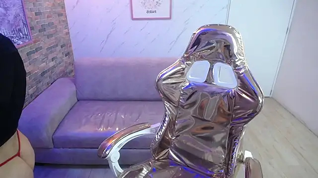 Snapshot of Ivony18_b chatting on 27, 9, 2025 Ivony18 b online show from 27, 9, 2025