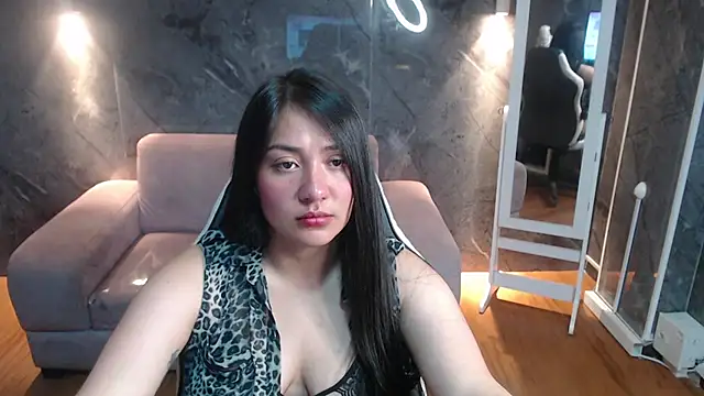 Snapshot of Ivony18_b chatting on 11, 10, 2025 Ivony18 b online show from 11, 10, 2025